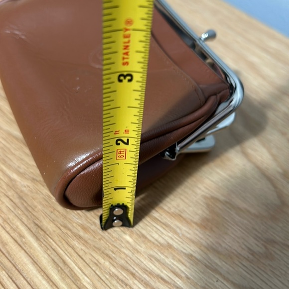 Ladies Buxton Double Pocket Genuine Leather Coin Purse, Tan- gently used - Picture 11 of 11